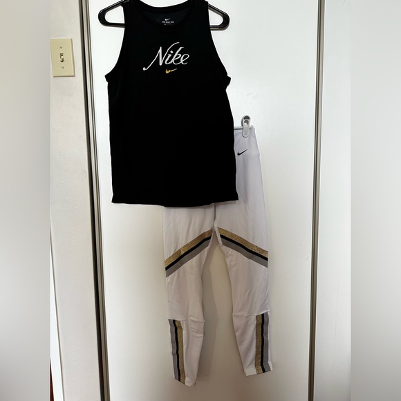 Nike Workout Set - Picture 1 of 8